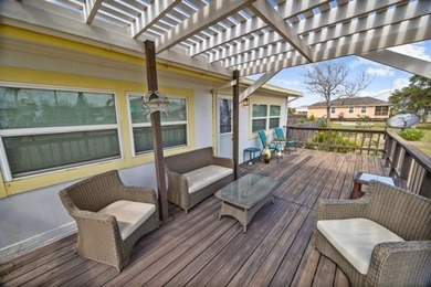 Welcome to your slice of coastal paradise! This charming on Rockport Country Club in Texas - for sale on GolfHomes.com, golf home, golf lot