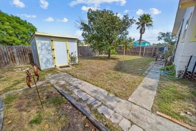 Welcome to your slice of coastal paradise! This charming on Rockport Country Club in Texas - for sale on GolfHomes.com, golf home, golf lot