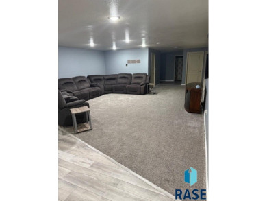 Step into this spacious 5 bedroom home offering an open floor on Wild Oak Golf Club in South Dakota - for sale on GolfHomes.com, golf home, golf lot