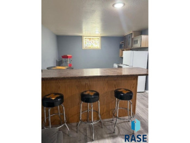 Step into this spacious 5 bedroom home offering an open floor on Wild Oak Golf Club in South Dakota - for sale on GolfHomes.com, golf home, golf lot