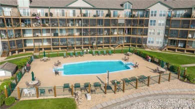 Located in a park like setting, this 2 br 2 bath condo at the on Lake Valley Country Club in Missouri - for sale on GolfHomes.com, golf home, golf lot