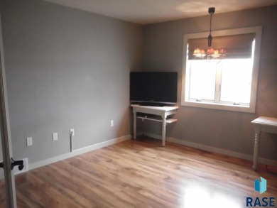 Step into this spacious 5 bedroom home offering an open floor on Wild Oak Golf Club in South Dakota - for sale on GolfHomes.com, golf home, golf lot
