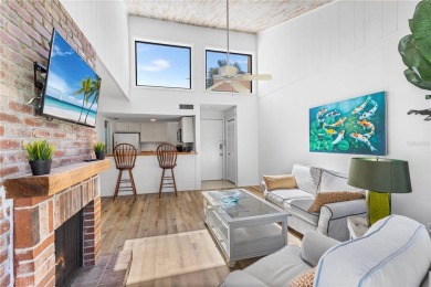 Welcome to this beautiful and light-filled 2-bedroom, 2-bathroom on Mount Dora Golf Club in Florida - for sale on GolfHomes.com, golf home, golf lot