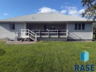 Step into this spacious 5 bedroom home offering an open floor on Wild Oak Golf Club in South Dakota - for sale on GolfHomes.com, golf home, golf lot