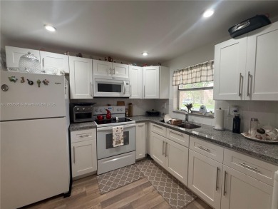 Beautiful corner unit  1/1/.5 condo in this 55+ community  with on Sunrise Lakes Phase III in Florida - for sale on GolfHomes.com, golf home, golf lot