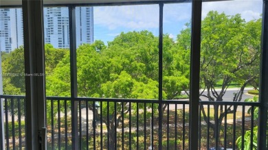 Aventura: Remodeled 1 bedroom, 1+ 1/2-baths apt., porcelain and on Turnberry Isle Resort and Club in Florida - for sale on GolfHomes.com, golf home, golf lot