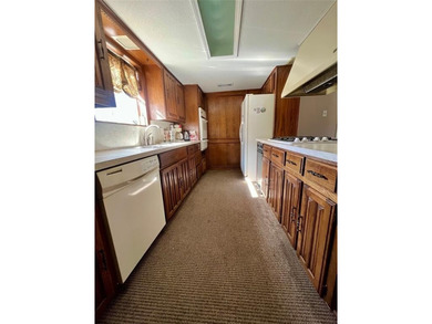 Welcome to this inviting 3-bed, 2.5-bath home located at 507 Fox on Wright Park Municipal Golf Course in Texas - for sale on GolfHomes.com, golf home, golf lot