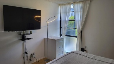 Aventura: Remodeled 1 bedroom, 1+ 1/2-baths apt., porcelain and on Turnberry Isle Resort and Club in Florida - for sale on GolfHomes.com, golf home, golf lot