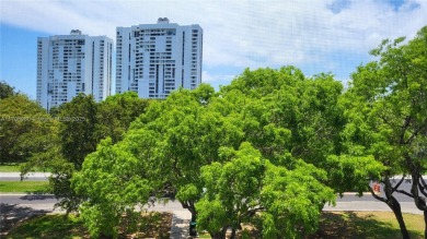 Aventura: Remodeled 1 bedroom, 1+ 1/2-baths apt., porcelain and on Turnberry Isle Resort and Club in Florida - for sale on GolfHomes.com, golf home, golf lot