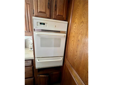 Welcome to this inviting 3-bed, 2.5-bath home located at 507 Fox on Wright Park Municipal Golf Course in Texas - for sale on GolfHomes.com, golf home, golf lot