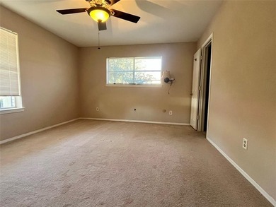 Welcome to this inviting 3-bed, 2.5-bath home located at 507 Fox on Wright Park Municipal Golf Course in Texas - for sale on GolfHomes.com, golf home, golf lot