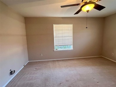 Welcome to this inviting 3-bed, 2.5-bath home located at 507 Fox on Wright Park Municipal Golf Course in Texas - for sale on GolfHomes.com, golf home, golf lot