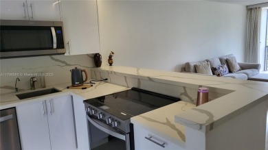 Aventura: Remodeled 1 bedroom, 1+ 1/2-baths apt., porcelain and on Turnberry Isle Resort and Club in Florida - for sale on GolfHomes.com, golf home, golf lot