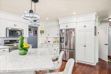 Welcome to 20 Victoria Way, a beautiful lakefront home in on Heatherhurst Golf Course in Tennessee - for sale on GolfHomes.com, golf home, golf lot