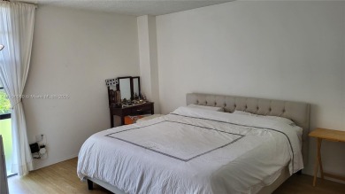 Aventura: Remodeled 1 bedroom, 1+ 1/2-baths apt., porcelain and on Turnberry Isle Resort and Club in Florida - for sale on GolfHomes.com, golf home, golf lot