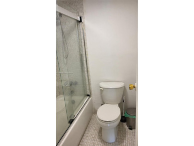 Aventura: Remodeled 1 bedroom, 1+ 1/2-baths apt., porcelain and on Turnberry Isle Resort and Club in Florida - for sale on GolfHomes.com, golf home, golf lot