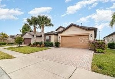 Limited time offer: 1 year Master Association HOA dues paid if on Ridgewood Lakes Golf and Country Club in Florida - for sale on GolfHomes.com, golf home, golf lot