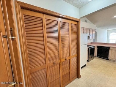 Motivated Seller is offering 10K toward a buyers closing costs on Deltona Golf Club in Florida - for sale on GolfHomes.com, golf home, golf lot