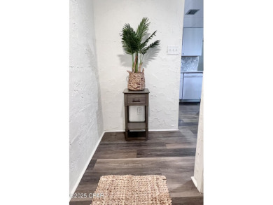 UNDER CONTRACT - ACCEPTING BACKUP OFFERS!!!LOWSET HOA's of all on Signal Hill Golf Course, Inc. in Florida - for sale on GolfHomes.com, golf home, golf lot