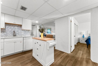 UNDER CONTRACT - ACCEPTING BACKUP OFFERS!!!LOWSET HOA's of all on Signal Hill Golf Course, Inc. in Florida - for sale on GolfHomes.com, golf home, golf lot