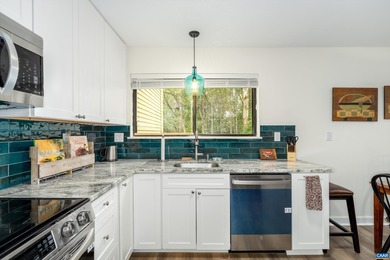 Great location in RIVER RUNpletely remodeled from floor to on Meadowcreek Golf Course in Virginia - for sale on GolfHomes.com, golf home, golf lot