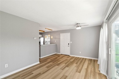 Remodeled Golf Course Country Club Condo! Step into easy coastal on Rockport Country Club in Texas - for sale on GolfHomes.com, golf home, golf lot