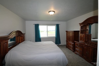 VALUE plus Views! LIKE NEW 3bd 2 bath & ready to move in. Solid on Council Mountain Golf Course in Idaho - for sale on GolfHomes.com, golf home, golf lot