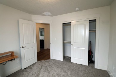 VALUE plus Views! LIKE NEW 3bd 2 bath & ready to move in. Solid on Council Mountain Golf Course in Idaho - for sale on GolfHomes.com, golf home, golf lot