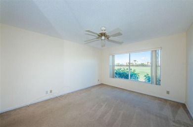 ** REDUCED PRICE ** Enjoy paradise in this comfortable on Isla Del Sol Yacht and Country Club in Florida - for sale on GolfHomes.com, golf home, golf lot