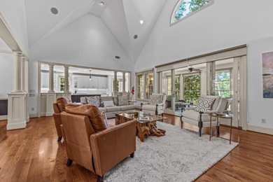 LIVE THE REYNOLDS LAKE OCONEE LIFESTYLE -- ELEGANTLY UPDATED on Reynolds Lake Oconee - The Oconee in Georgia - for sale on GolfHomes.com, golf home, golf lot