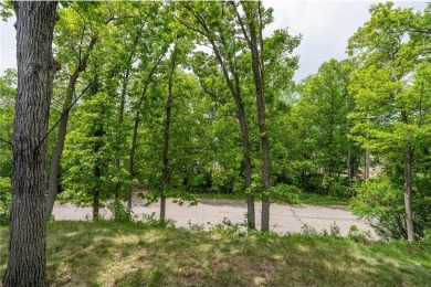 Charming 1-bedroom, 1-bath cottage overlooking beautiful Pelican on Breezy Point Golf Course Resort in Minnesota - for sale on GolfHomes.com, golf home, golf lot