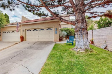 Come see this amazing Hinkle townhome in the highly sought-after on Tanoan Country Club in New Mexico - for sale on GolfHomes.com, golf home, golf lot