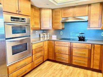 WANT TOTAL QUALITY AND BEAUTIFULLY UPDATED!  2 plus den or on The Landings Yacht, Golf and Tennis Club in Florida - for sale on GolfHomes.com, golf home, golf lot