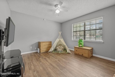 Affordable turn key home situated on nice lot w/circular on Palatka Golf Club in Florida - for sale on GolfHomes.com, golf home, golf lot