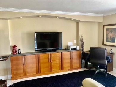 WANT TOTAL QUALITY AND BEAUTIFULLY UPDATED!  2 plus den or on The Landings Yacht, Golf and Tennis Club in Florida - for sale on GolfHomes.com, golf home, golf lot