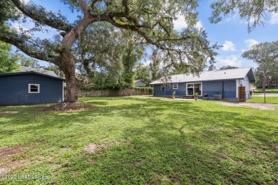 Affordable turn key home situated on nice lot w/circular on Palatka Golf Club in Florida - for sale on GolfHomes.com, golf home, golf lot