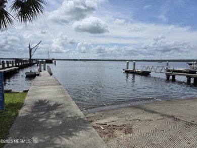 Affordable turn key home situated on nice lot w/circular on Palatka Golf Club in Florida - for sale on GolfHomes.com, golf home, golf lot