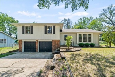Reintroducing this beautifully updated, bright, and welcoming on Minor Park Golf Course in Missouri - for sale on GolfHomes.com, golf home, golf lot