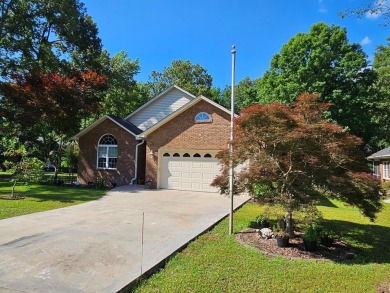 PRICE REDUCTION on this beautifully maintained 3BR/2BA home on Players Course At Wyboo Plantation in South Carolina - for sale on GolfHomes.com, golf home, golf lot