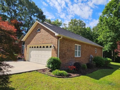 PRICE REDUCTION on this beautifully maintained 3BR/2BA home on Players Course At Wyboo Plantation in South Carolina - for sale on GolfHomes.com, golf home, golf lot