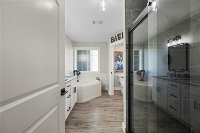 Welcome to this absolutely stunning 3-bedroom, 2-bath on Kings Gate Golf Club in Florida - for sale on GolfHomes.com, golf home, golf lot