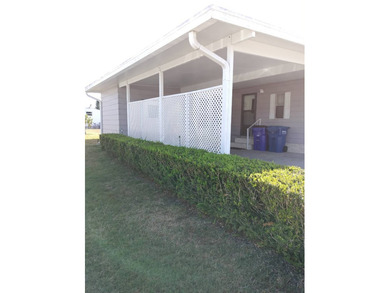 Don't miss this single-wide home in the popular Hidden Golf a on Lake Henry Golf Club in Florida - for sale on GolfHomes.com, golf home, golf lot