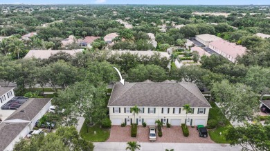 Immaculate 3BR/2.5BA end-unit townhome in the Abacoa community on Abacoa Golf Club in Florida - for sale on GolfHomes.com, golf home, golf lot