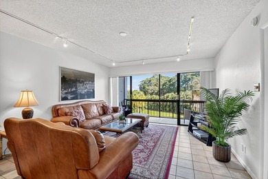 Move-in ready 2-bedroom, 2-bath condo located in the highly on The President Country Club in Florida - for sale on GolfHomes.com, golf home, golf lot