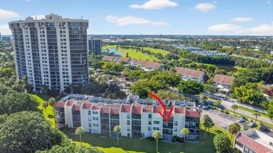 Move-in ready 2-bedroom, 2-bath condo located in the highly on The President Country Club in Florida - for sale on GolfHomes.com, golf home, golf lot