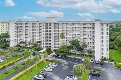 Bright and Spacious Updated 1 Bedroom with Golf Course view on Palm-Aire Country Club and Resort - Palms in Florida - for sale on GolfHomes.com, golf home, golf lot