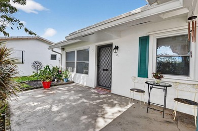 2/1 Single family home located in Leisureville Pompano Beach on Leisureville Community Association in Florida - for sale on GolfHomes.com, golf home, golf lot