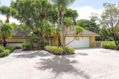 This beautifully renovated 3-bedroom Murifield townhome offers a on Palm Beach Polo and Country Club in Florida - for sale on GolfHomes.com, golf home, golf lot