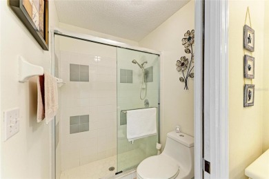 Welcome to The Preserves at Palm Aire! This beautiful 2 bedroom on Palm Aire Country Club of Sarasota in Florida - for sale on GolfHomes.com, golf home, golf lot