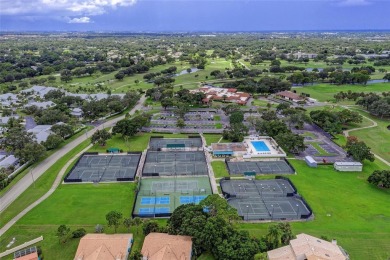 Welcome to The Preserves at Palm Aire! This beautiful 2 bedroom on Palm Aire Country Club of Sarasota in Florida - for sale on GolfHomes.com, golf home, golf lot